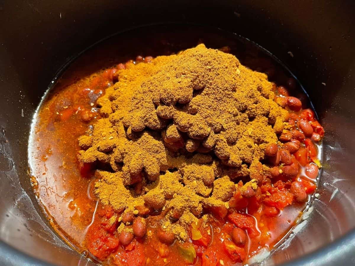 seasoning added to pressure cooker for chili