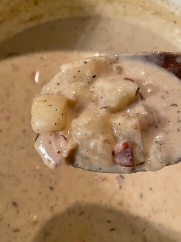 creamy New England clam chowder feature image